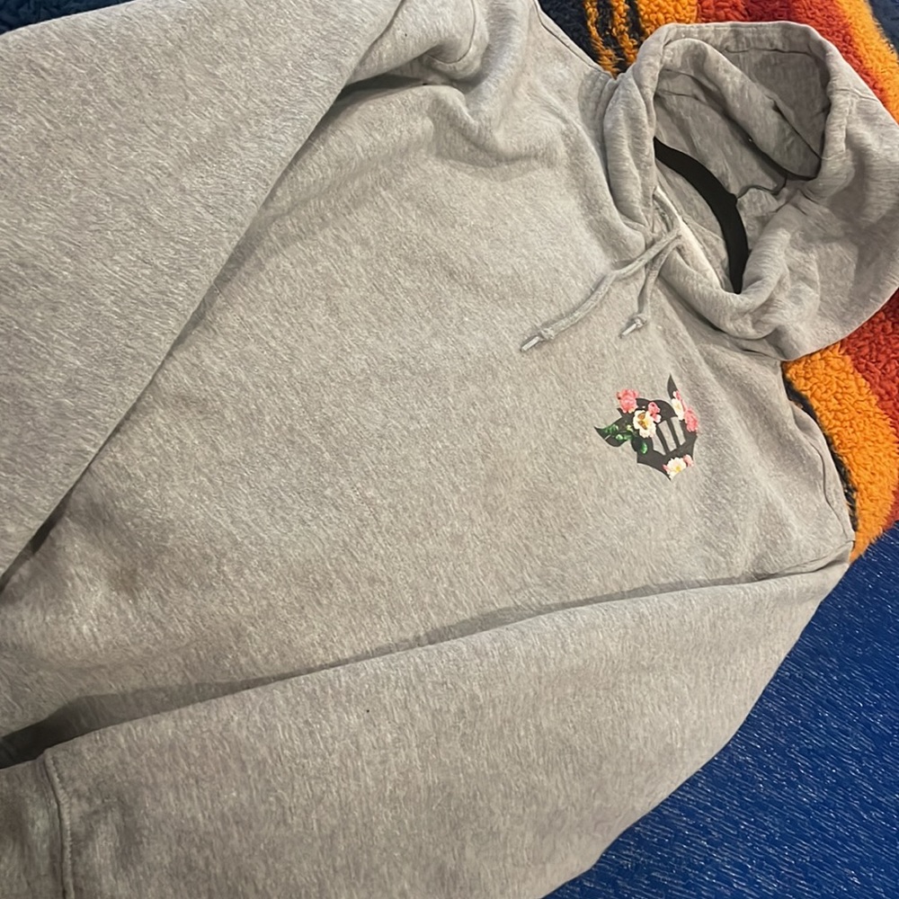 Primitive sweater - Picture 2 of 2